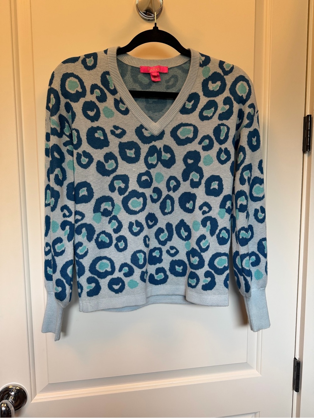 Lilly Pulitzer blue leopard pattern sweater xxs